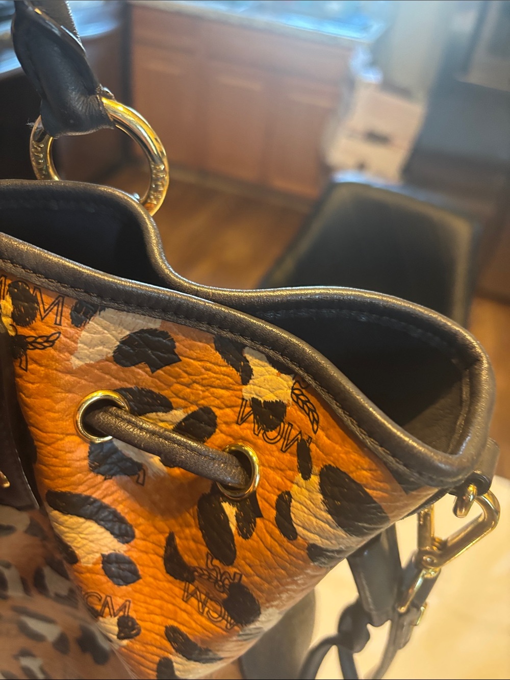 MCM limited edition Leopard-Print Leather 2way in Brown and Black - Picture 8 of 17